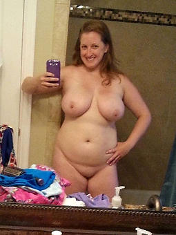 curvy nude full-grown selfies
