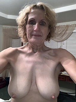 juggs nude selfshot moms photo