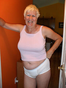hot 60 year elderly mom free naked pics