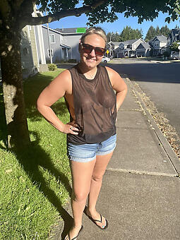 amateur naked mummy stripping