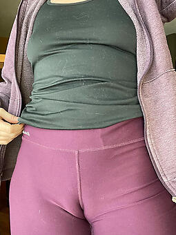 sweet cameltoe moms free porn pics