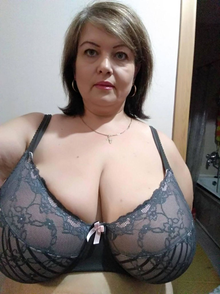 unfold pictures of mommy boobs